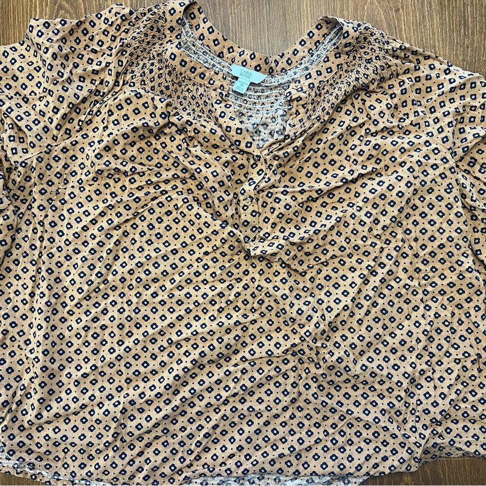 Croft & Barrow Tan and Black Geometric Blouse